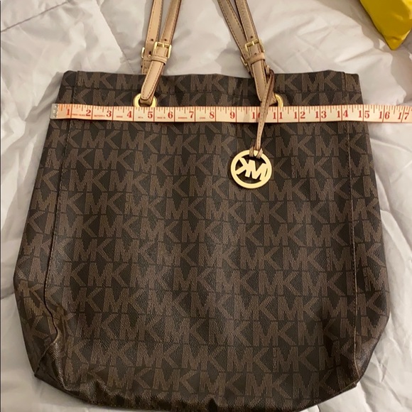 Authentic MK Large tote bag - Picture 3 of 9